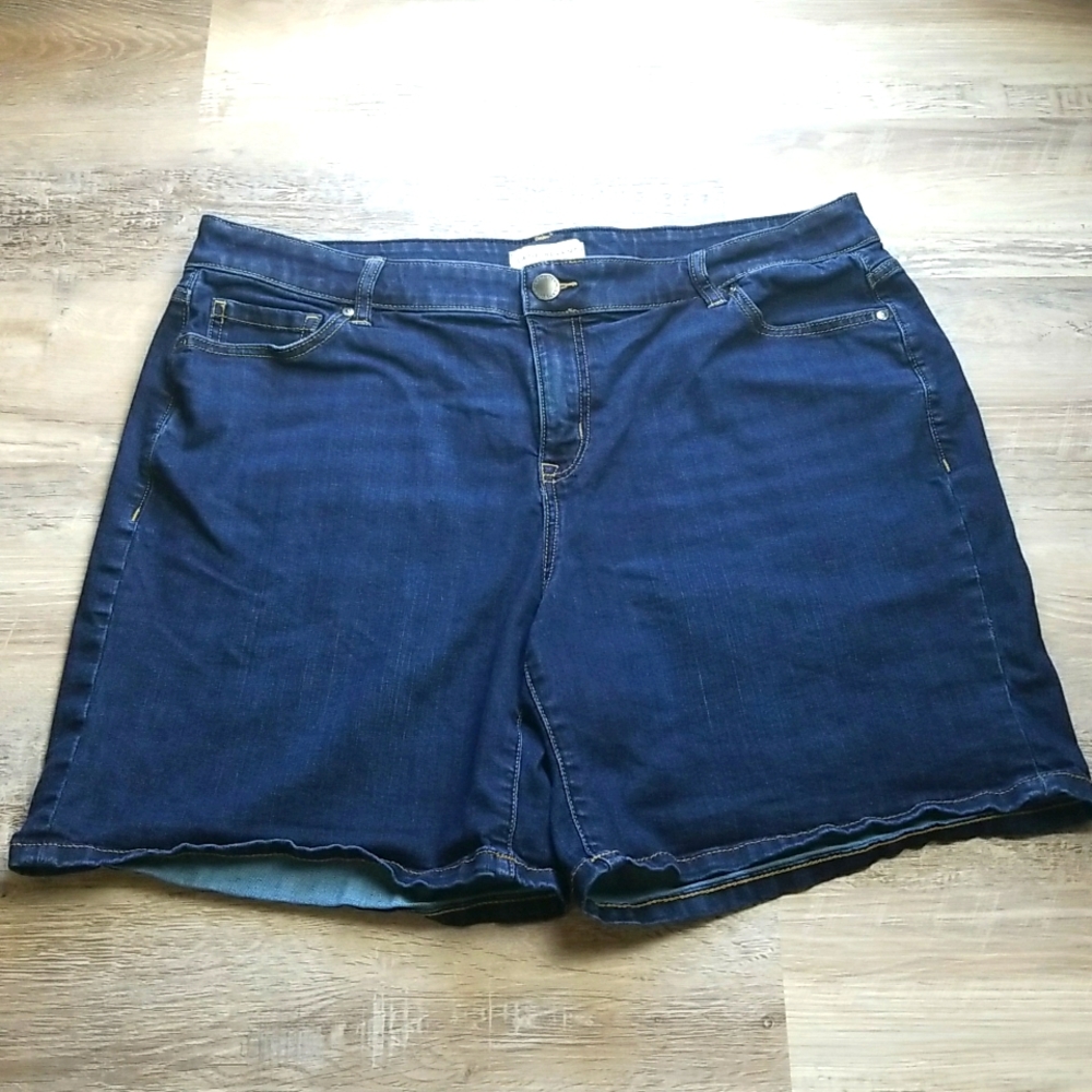 Lane Bryant 18 women's mid-rise girlfriend Jean Shorts